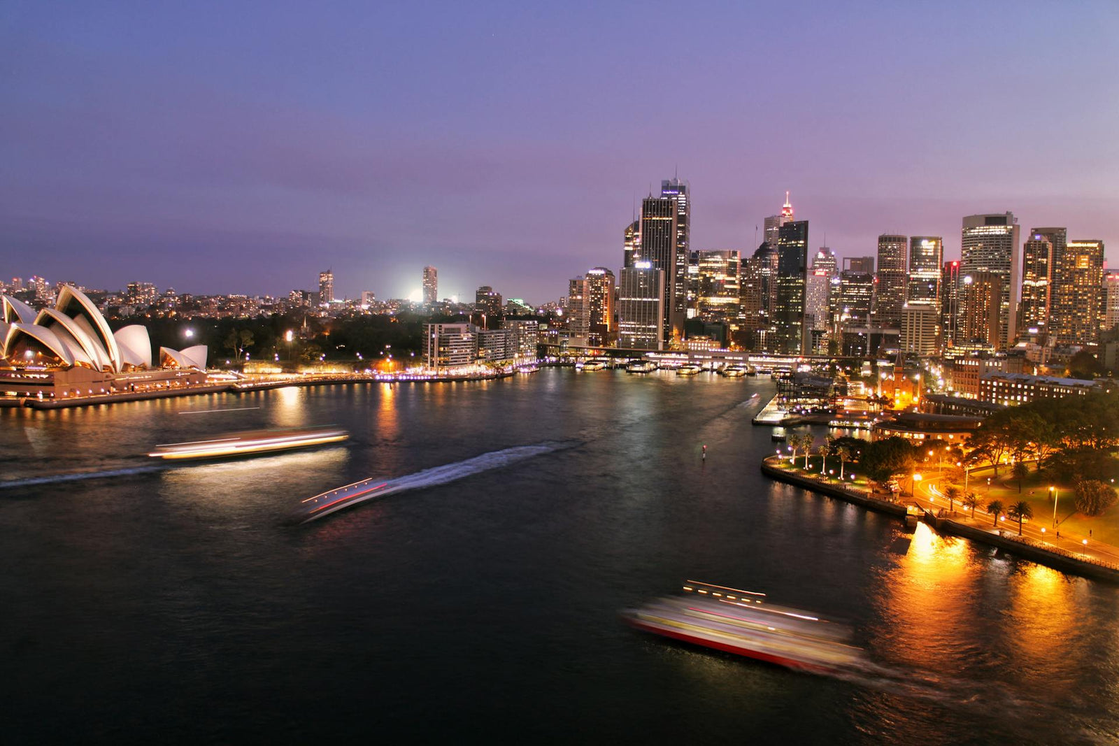 Sydney Harbour and the Opera House, a stunning backdrop for international students preparing for the TOEIC test in Australia.